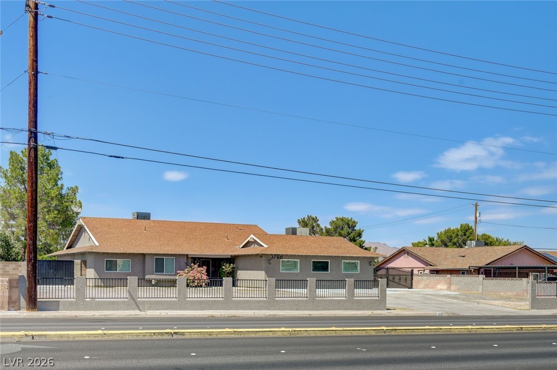 Photo 2 of 3768 E Russell Road