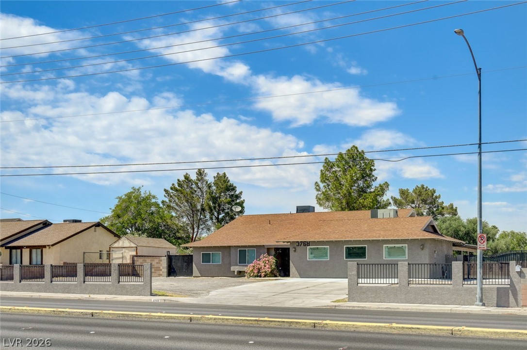 Photo 3 of 3768 E Russell Road