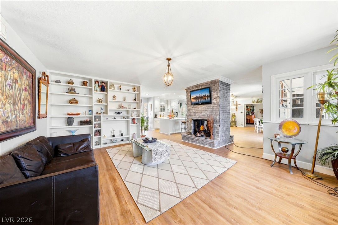 Photo 4 of 1631 Ottawa Drive