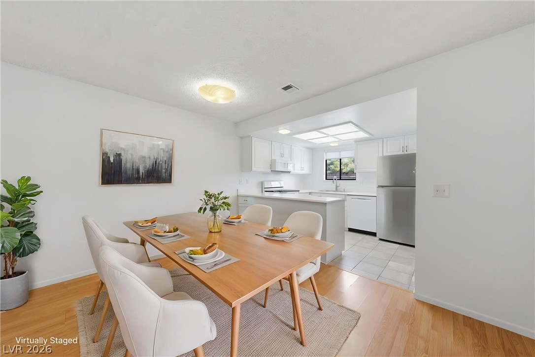 Photo 6 of 25, 5159 Caliente Street #163