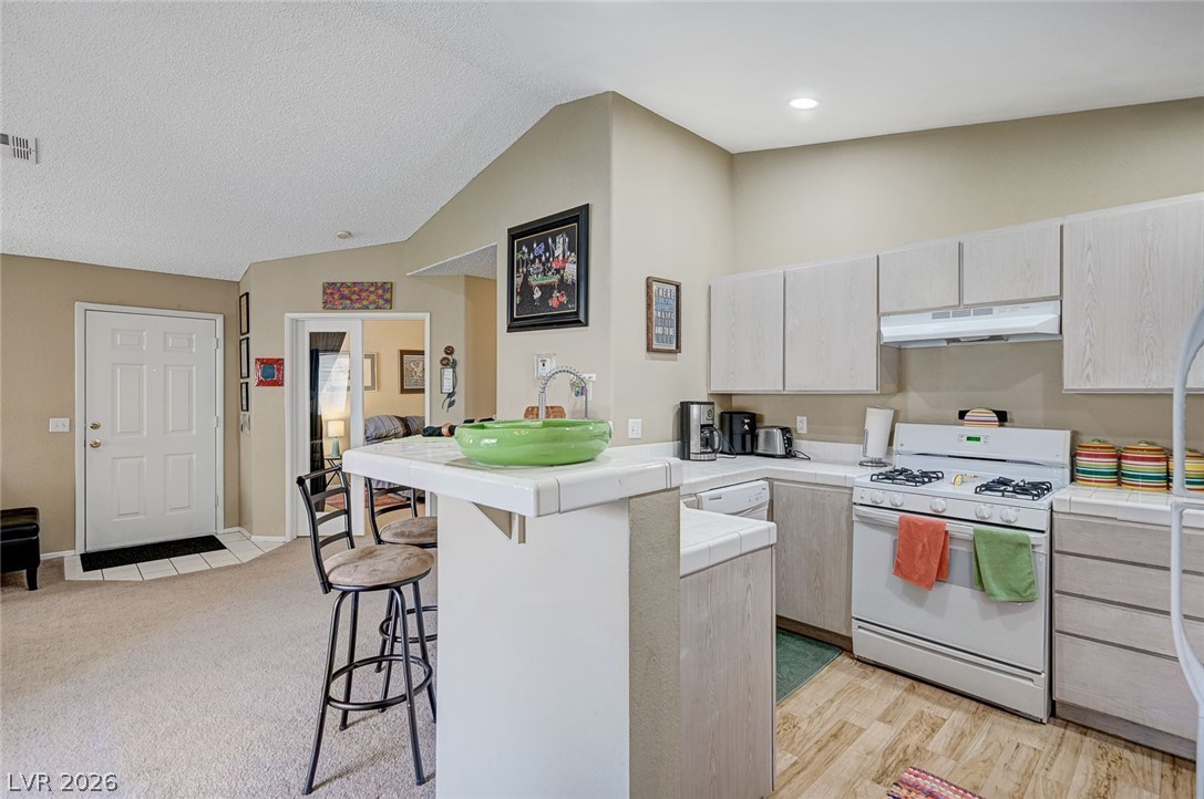 Photo 11 of 48, 7905 Lago Vista Lane #203
