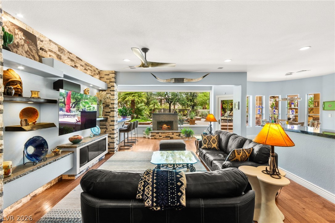 7428 Doe Avenue, Las Vegas 89117