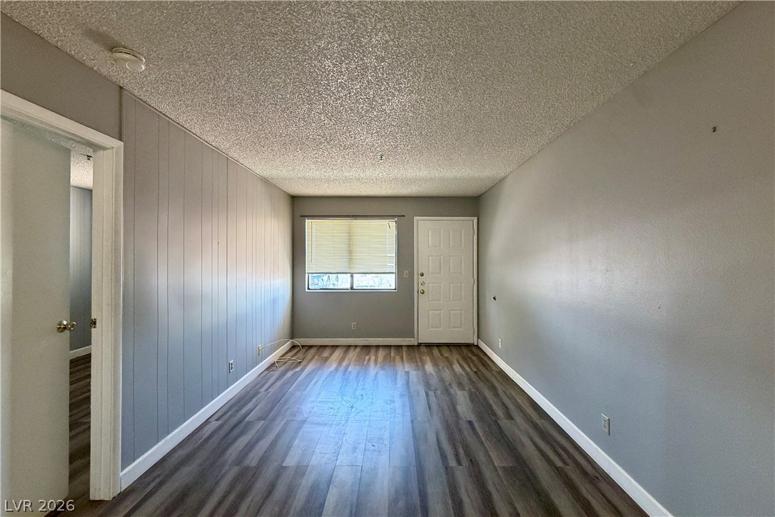 Photo 3 of 1381 E University Avenue #106