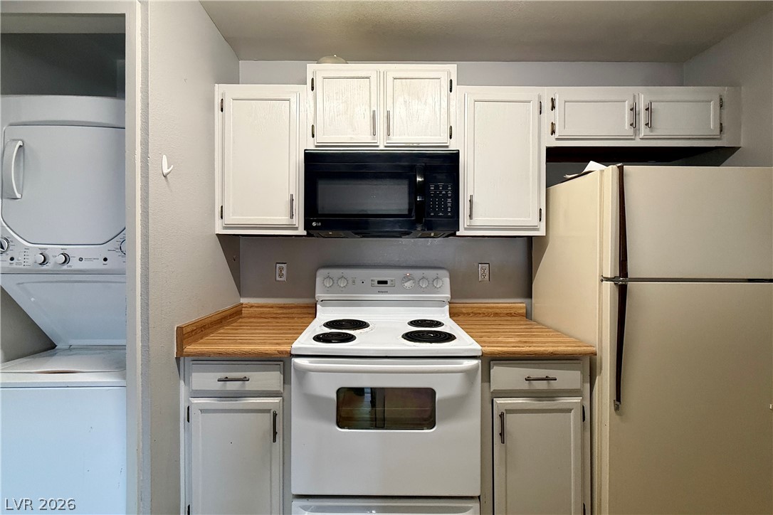 Photo 4 of 1381 E University Avenue #106