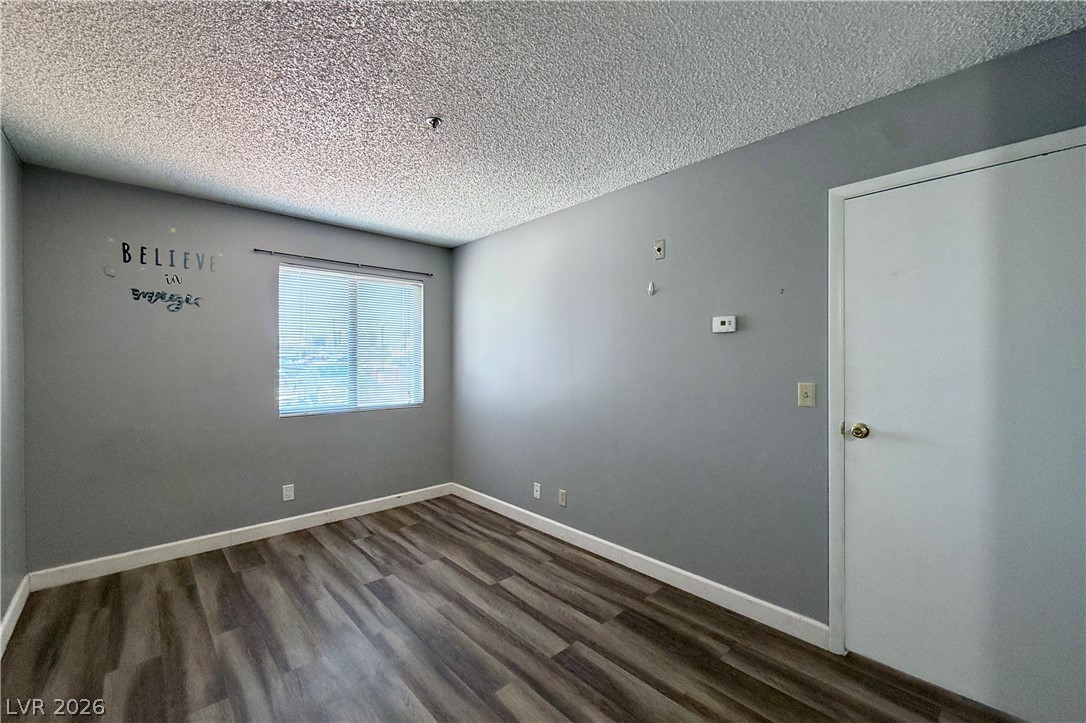 Photo 7 of 16, 1381 E University Avenue #106