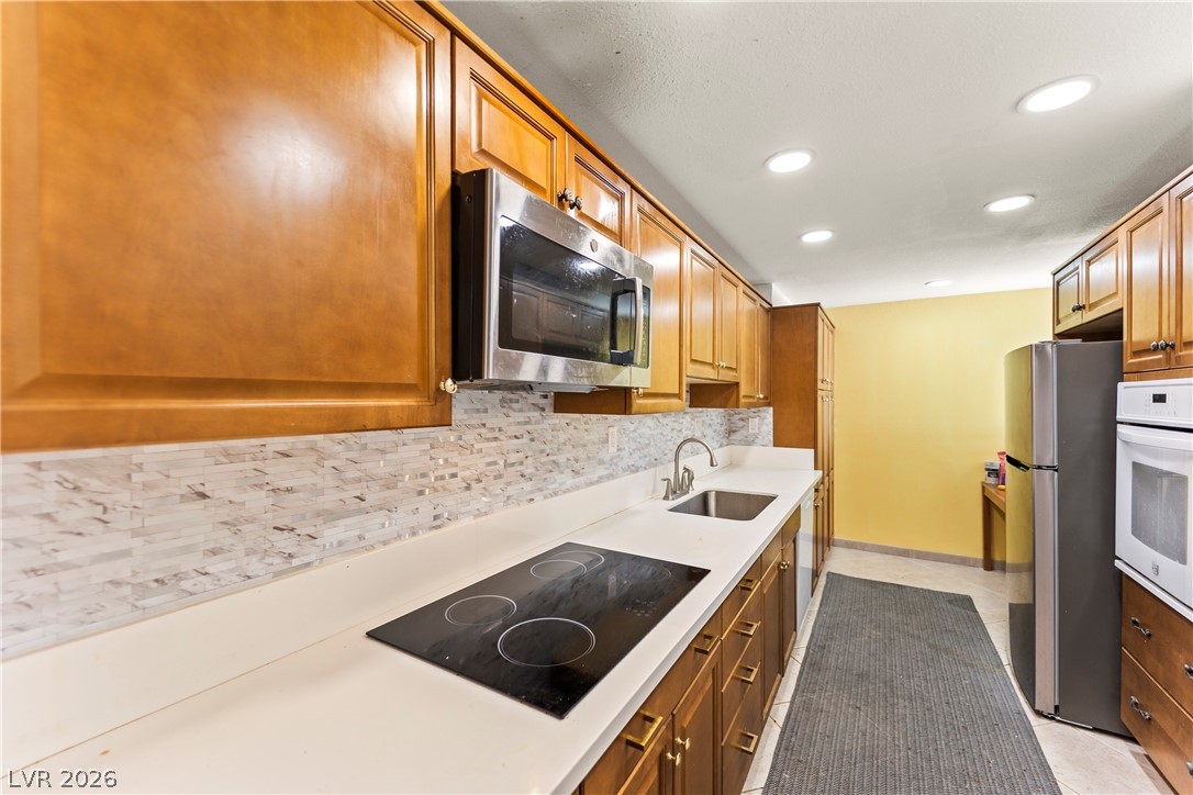 Photo 6 of 46, 750 S Royal Crest Circle #312
