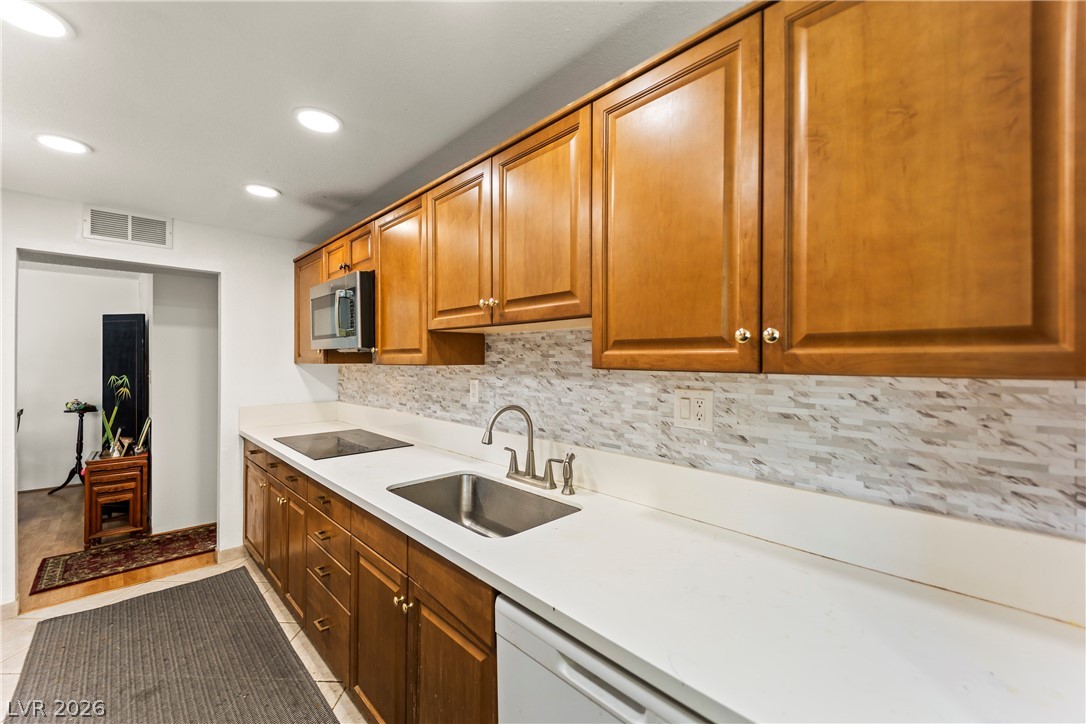 Photo 8 of 46, 750 S Royal Crest Circle #312