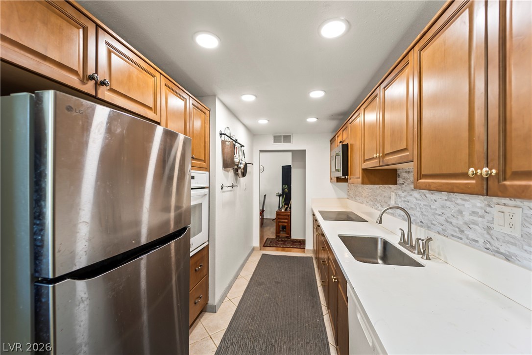 Photo 9 of 46, 750 S Royal Crest Circle #312