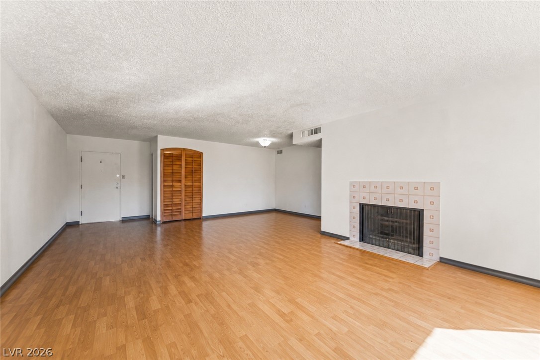 Photo 4 of 750 S Royal Crest Circle #312