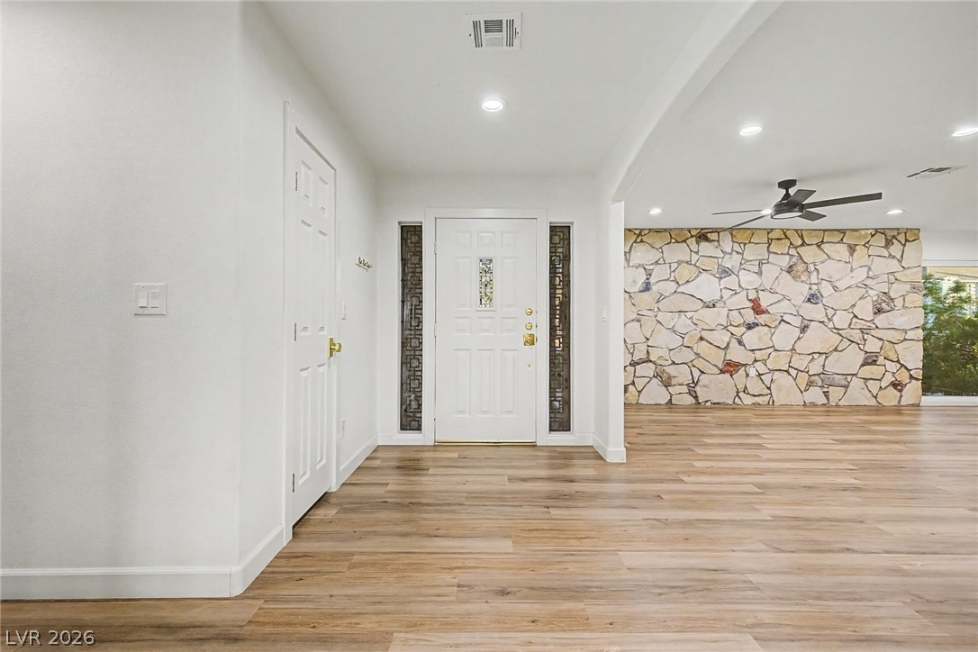 Photo 4 of 236 E Country Club Drive