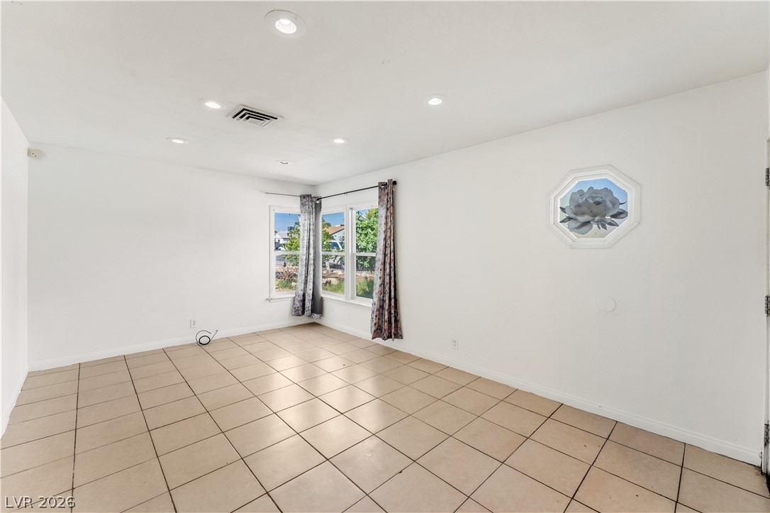 Photo 9 of 35, 203 Earl Street