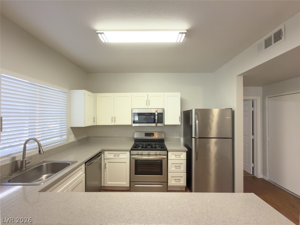 Photo 7 of 14, 5250 S Rainbow Boulevard #1102