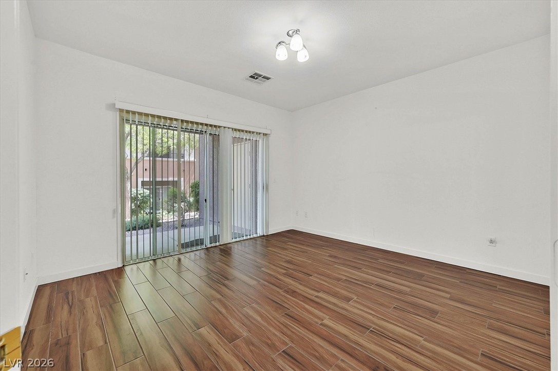 Photo 9 of 26, 720 Peachy Canyon Circle #101