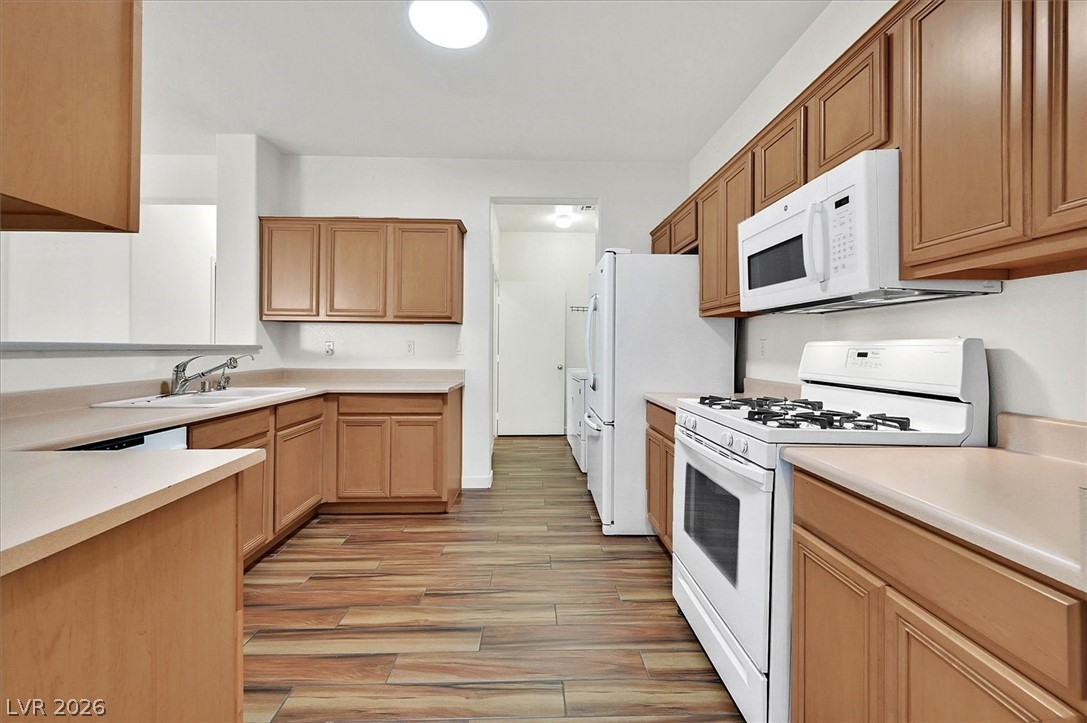 Photo 12 of 26, 720 Peachy Canyon Circle #101