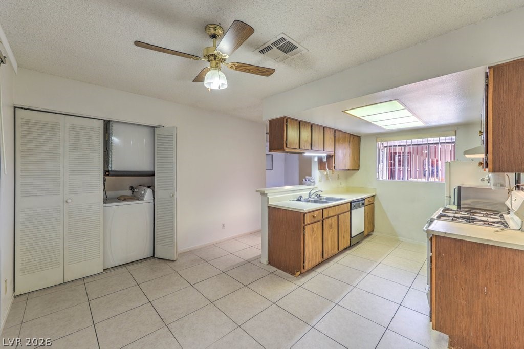Photo 10 of 28, 425 N Lamb Boulevard #A