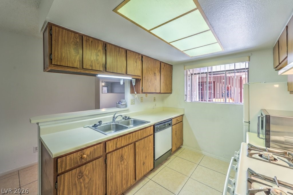 Photo 12 of 28, 425 N Lamb Boulevard #A