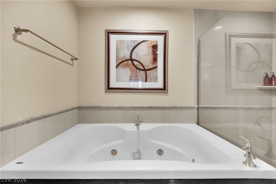 Photo 27 of 57, 135 E Harmon Avenue #2409