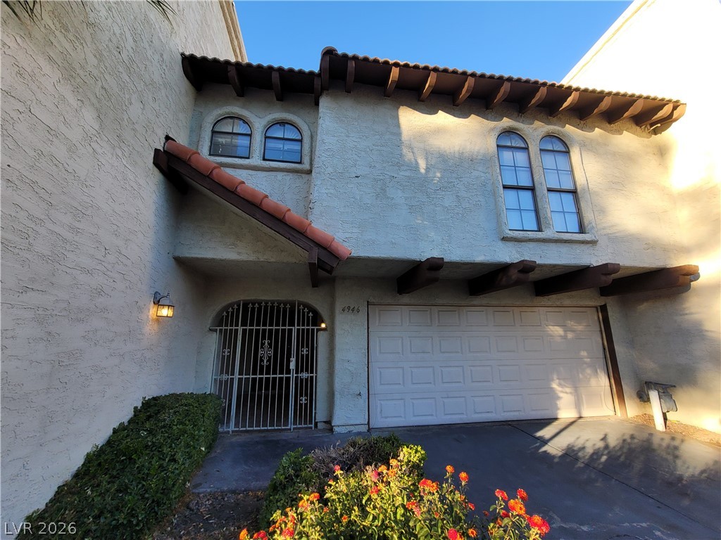 Photo 4 of 4946 MOZART Drive