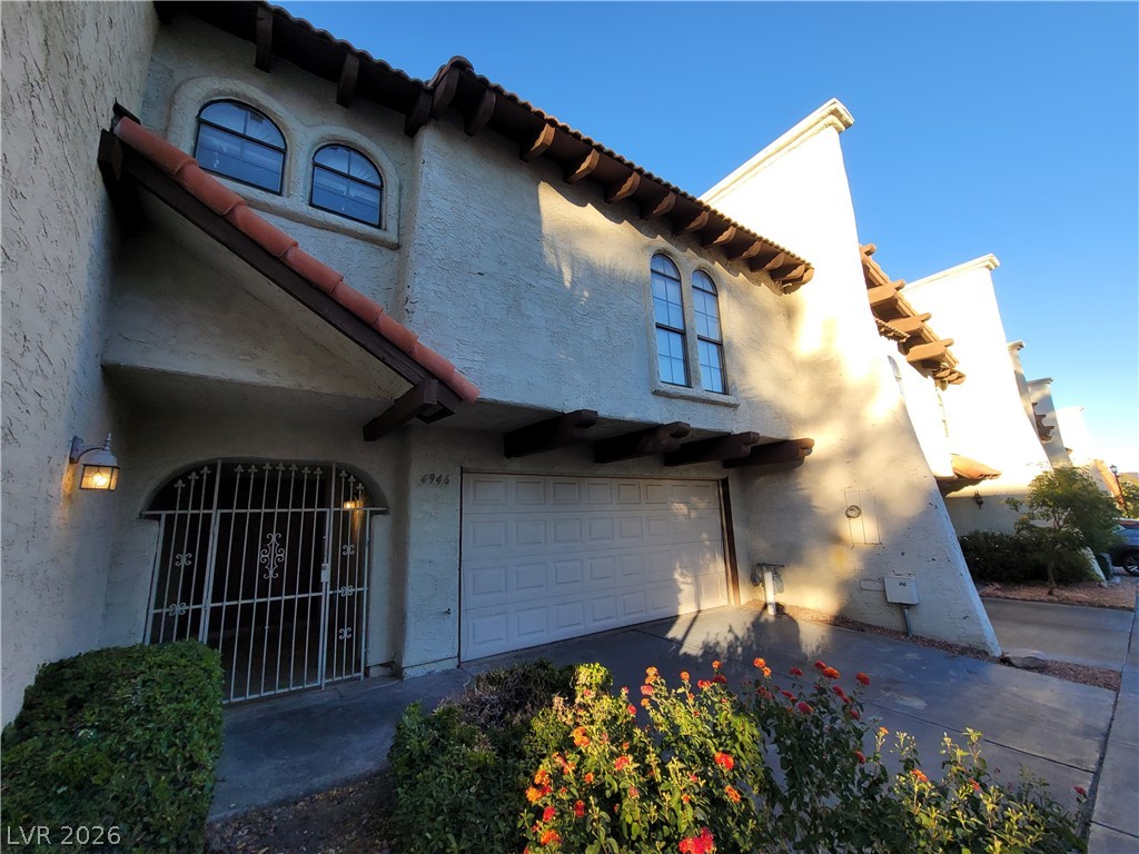 Photo 6 of 31, 4946 MOZART Drive