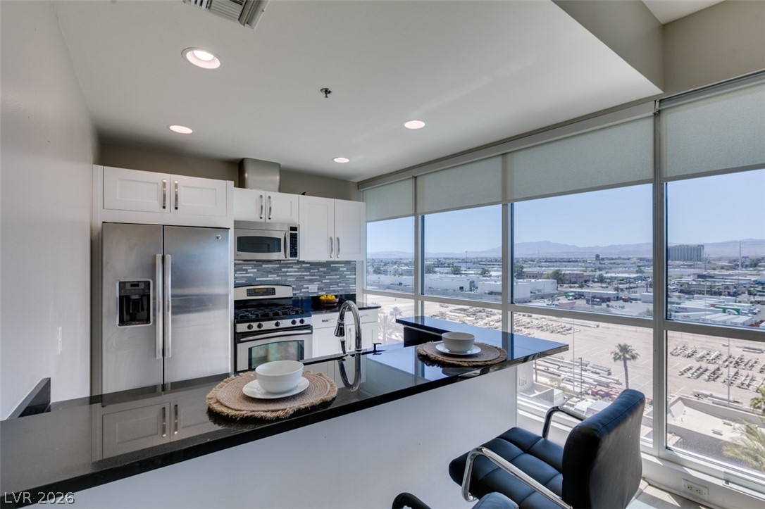Photo 10 of 25, 4525 Dean Martin Drive #810