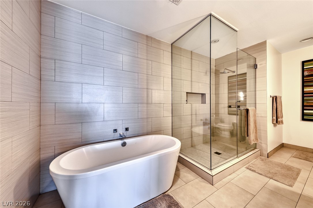 Photo 18 of 44, 4525 Dean Martin Drive #2806