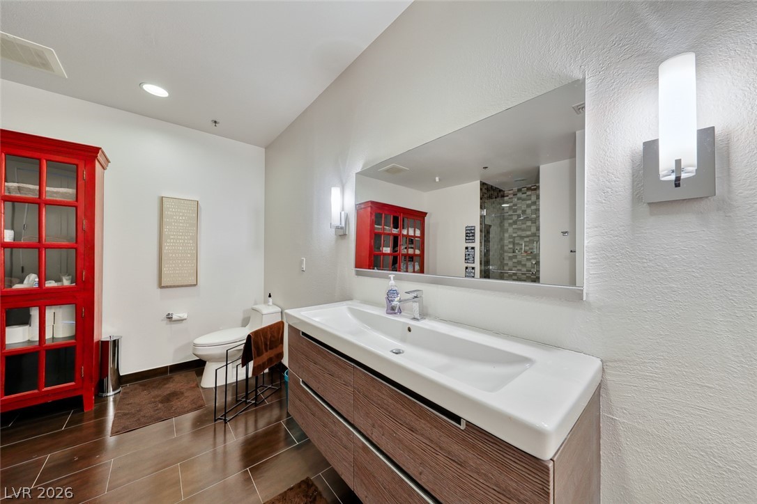 Photo 22 of 44, 4525 Dean Martin Drive #2806