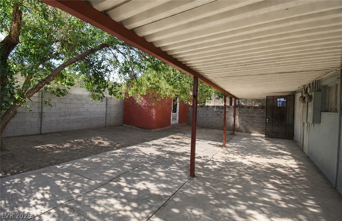 Photo 4 of 2400 Pardee Place