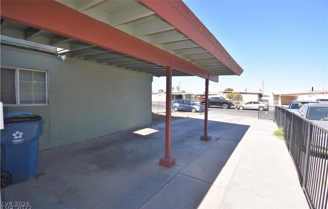 Photo 3 of 2400 Pardee Place