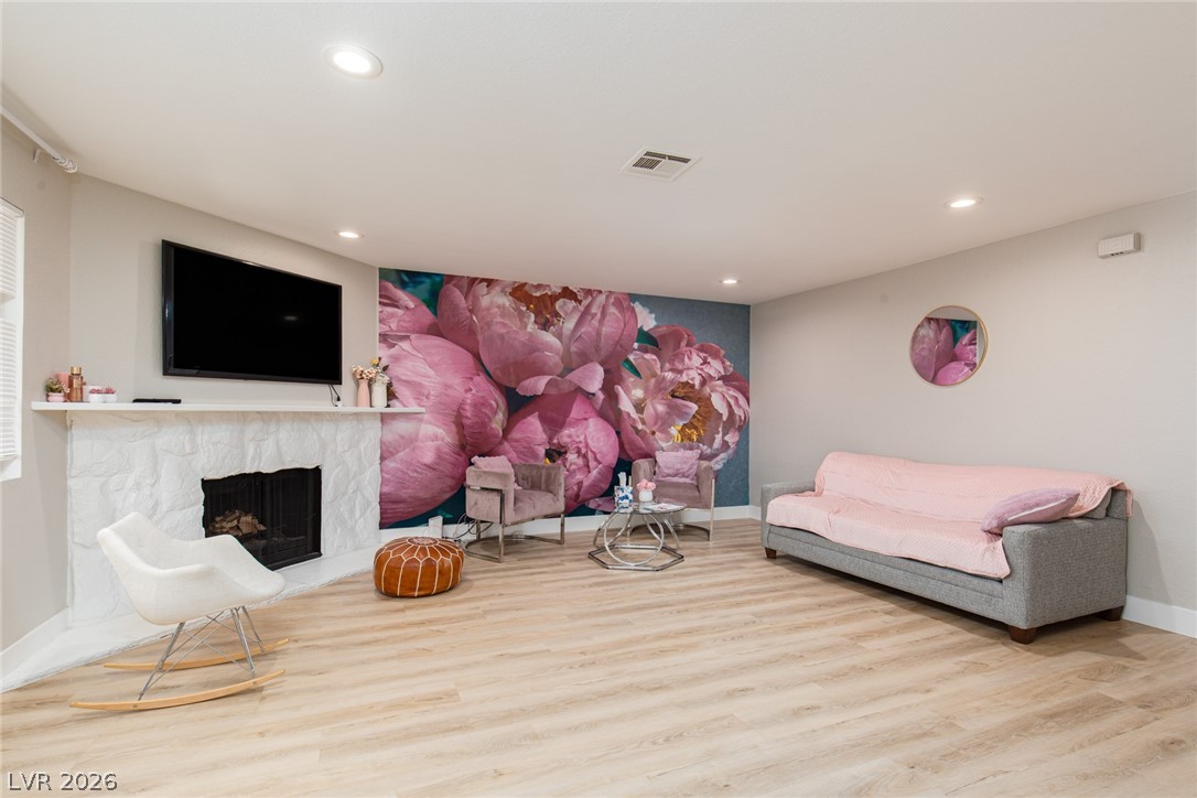 Photo 7 of 27, 8804 River Pines Court #202