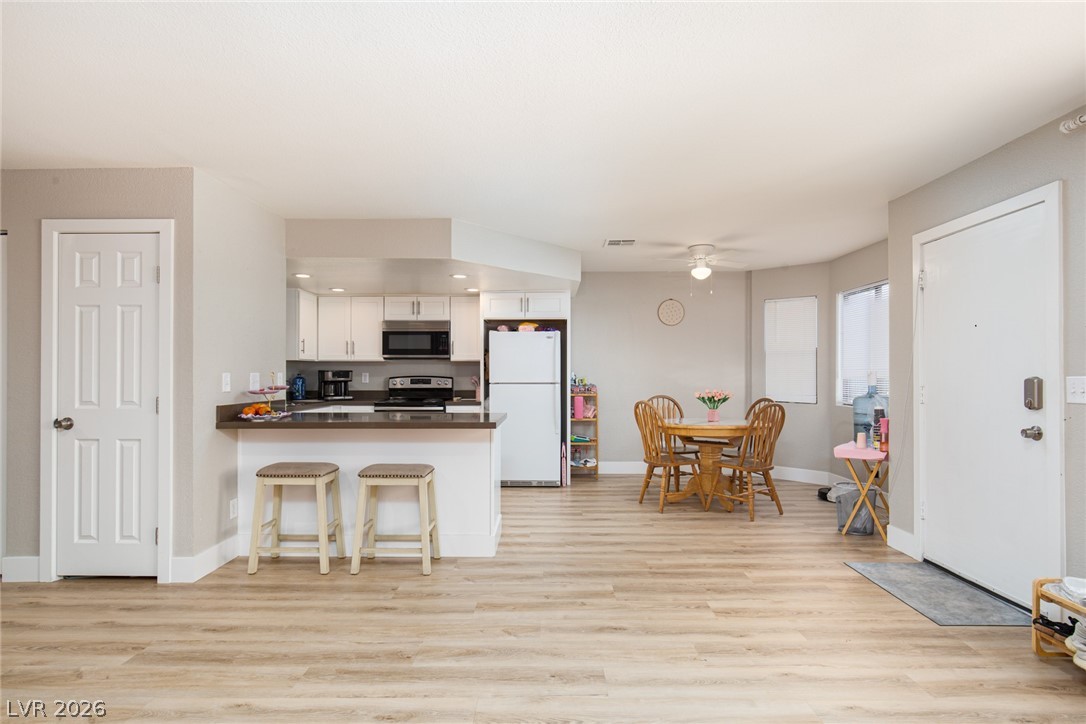 Photo 11 of 27, 8804 River Pines Court #202