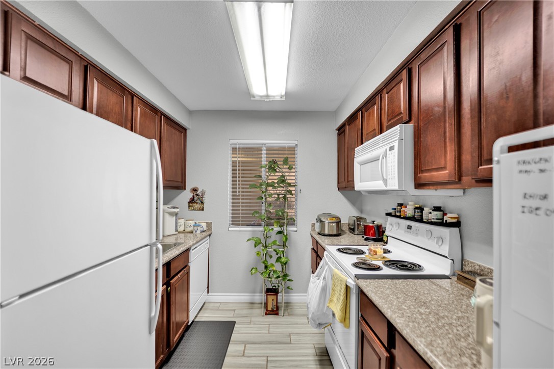 Photo 8 of 27, 5098 River Glen Drive #198