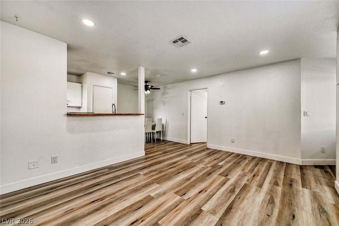 Photo 11 of 32, 3923 Gogo Way #106