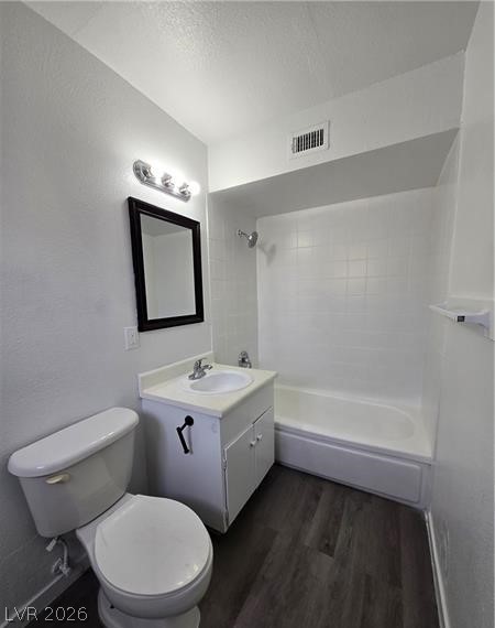 Photo 8 of 42, 2937 Stewart Avenue
