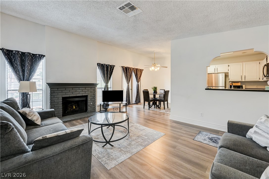 Photo 3 of 1751 E Reno Avenue #228