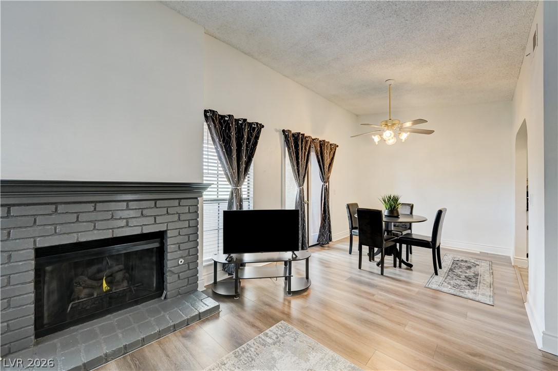 Photo 10 of 39, 1751 E Reno Avenue #228