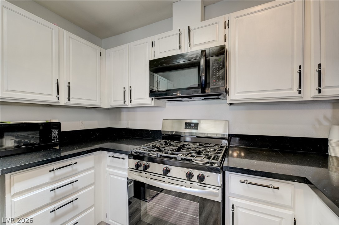 Photo 17 of 39, 1751 E Reno Avenue #228