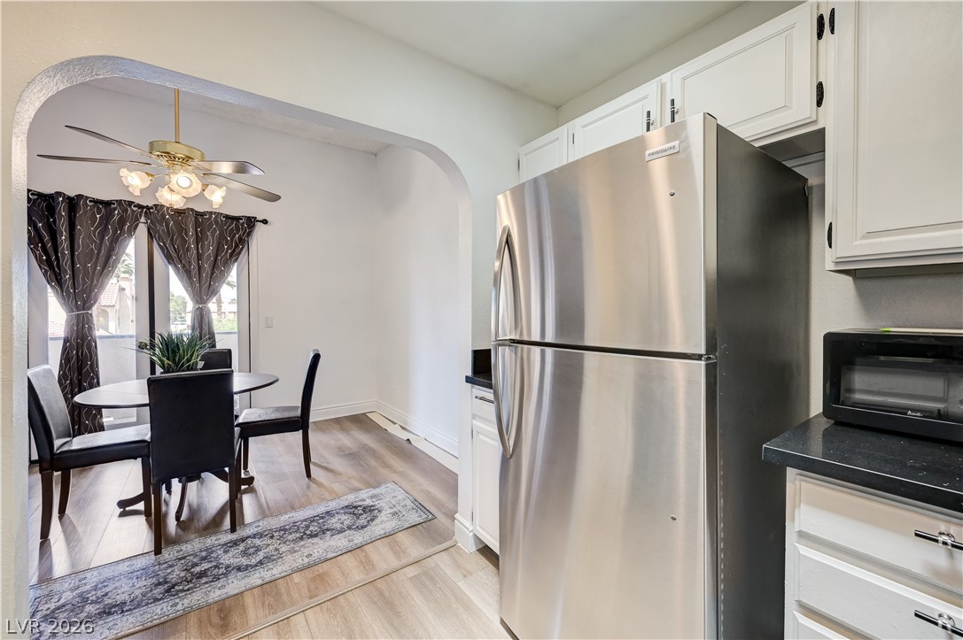 Photo 18 of 39, 1751 E Reno Avenue #228