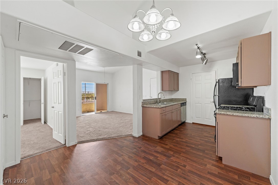 Photo 23 of 46, 2120 Ramrod Avenue #1026