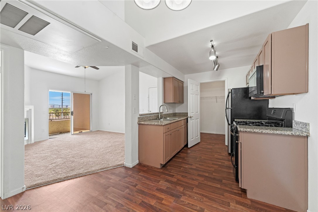 Photo 24 of 46, 2120 Ramrod Avenue #1026