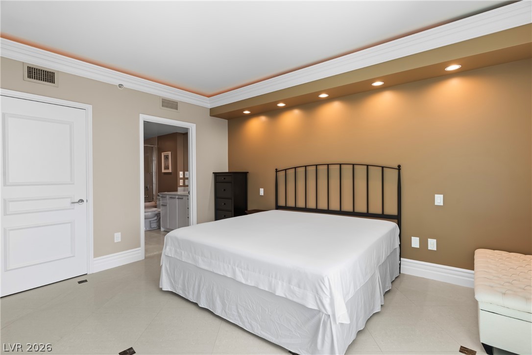 Photo 11 of 30, 322 Karen Avenue #604