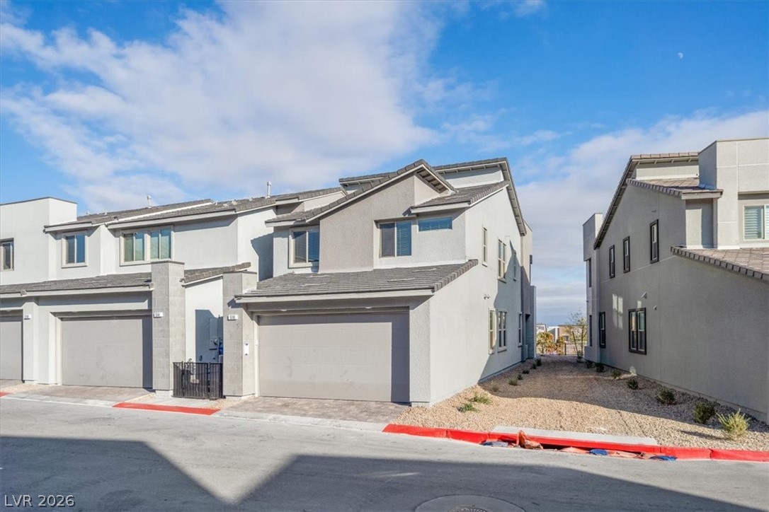 Photo 6 of 31, 510 Mahogany Ridge Street