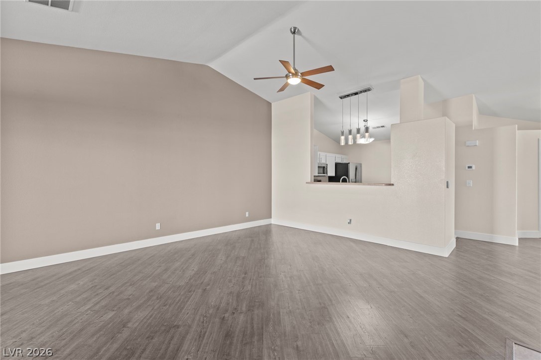 Photo 13 of 50, 3352 Kylemore Street #103