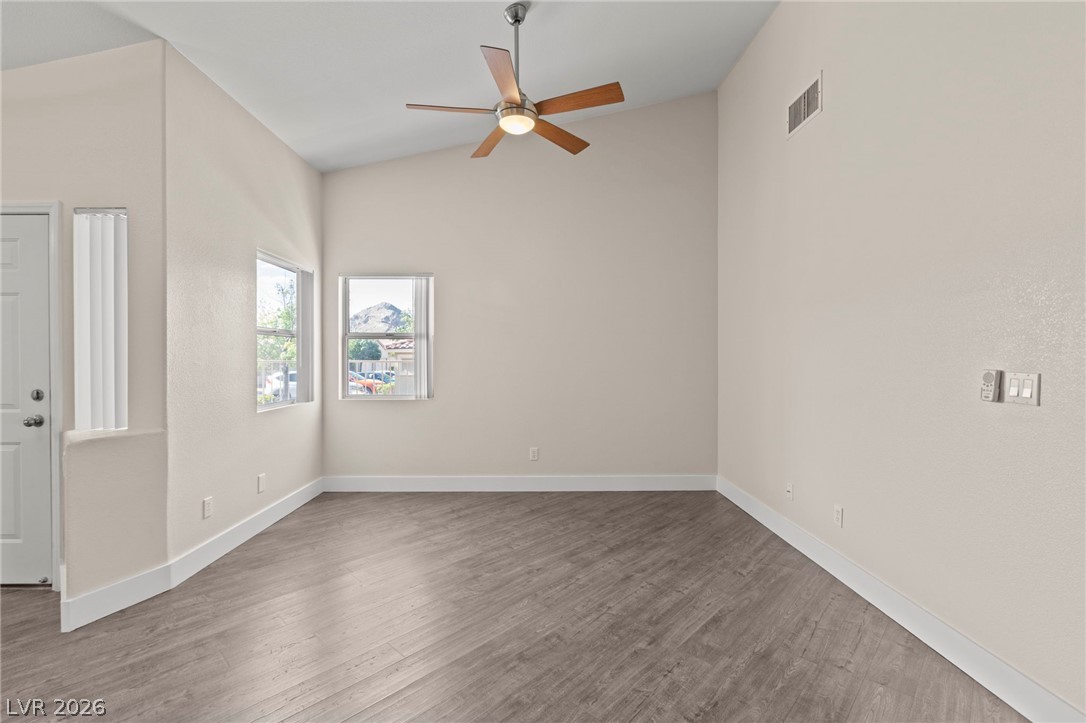 Photo 15 of 50, 3352 Kylemore Street #103