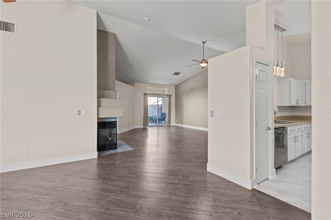 Photo 8 of 50, 3352 Kylemore Street #103