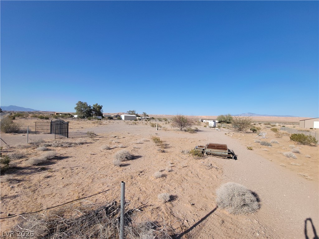Photo 23 of 31, 1580 N Lou Street