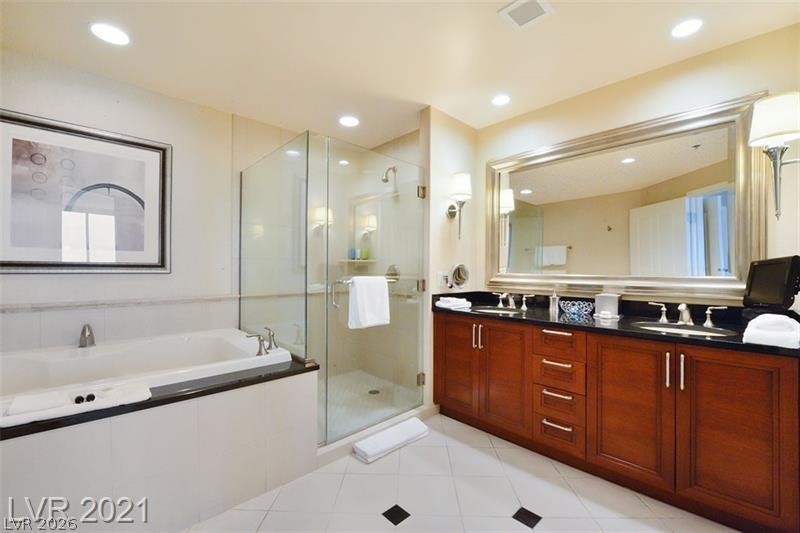 Photo 5 of 135 E Harmon Avenue #2816