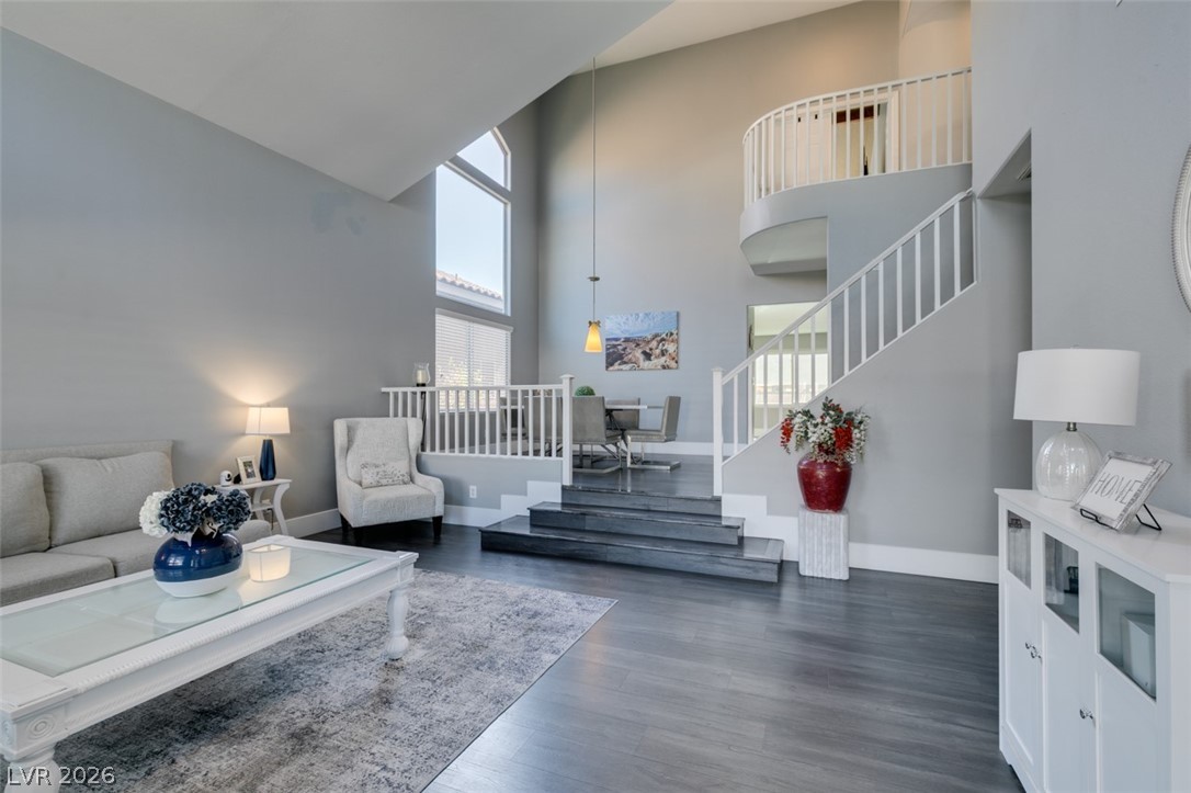 Photo 4 of 512 Beaconwood Street