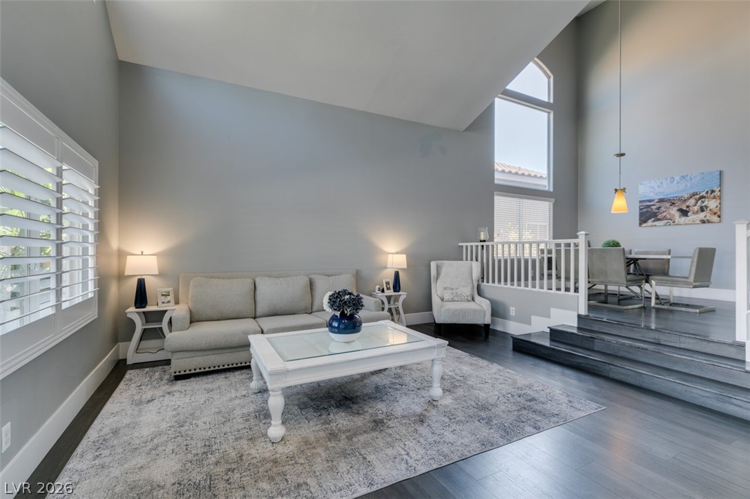 Photo 5 of 512 Beaconwood Street