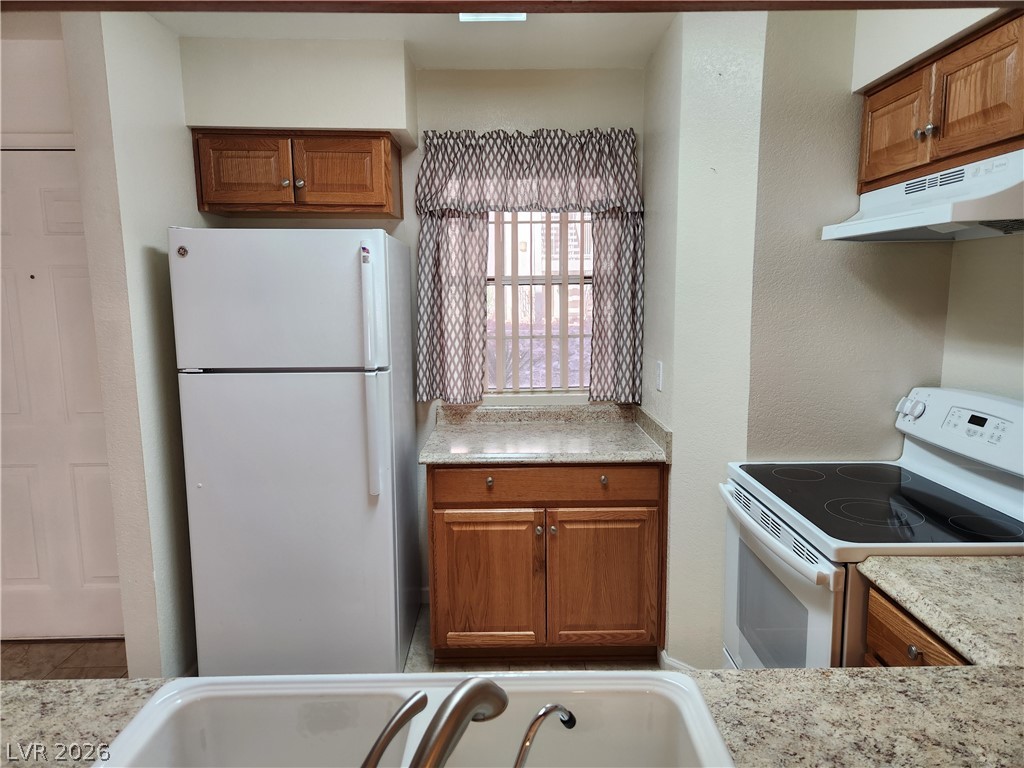 Photo 8 of 31, 2060 Mesquite Lane #104
