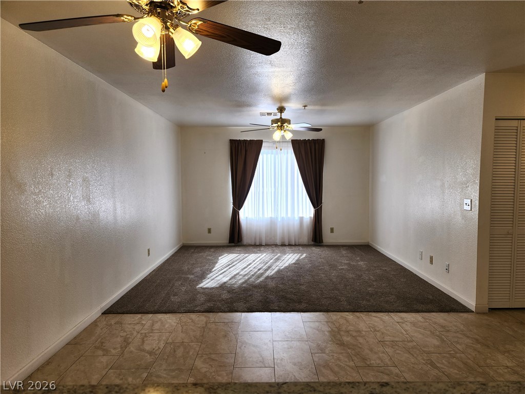Photo 11 of 31, 2060 Mesquite Lane #104